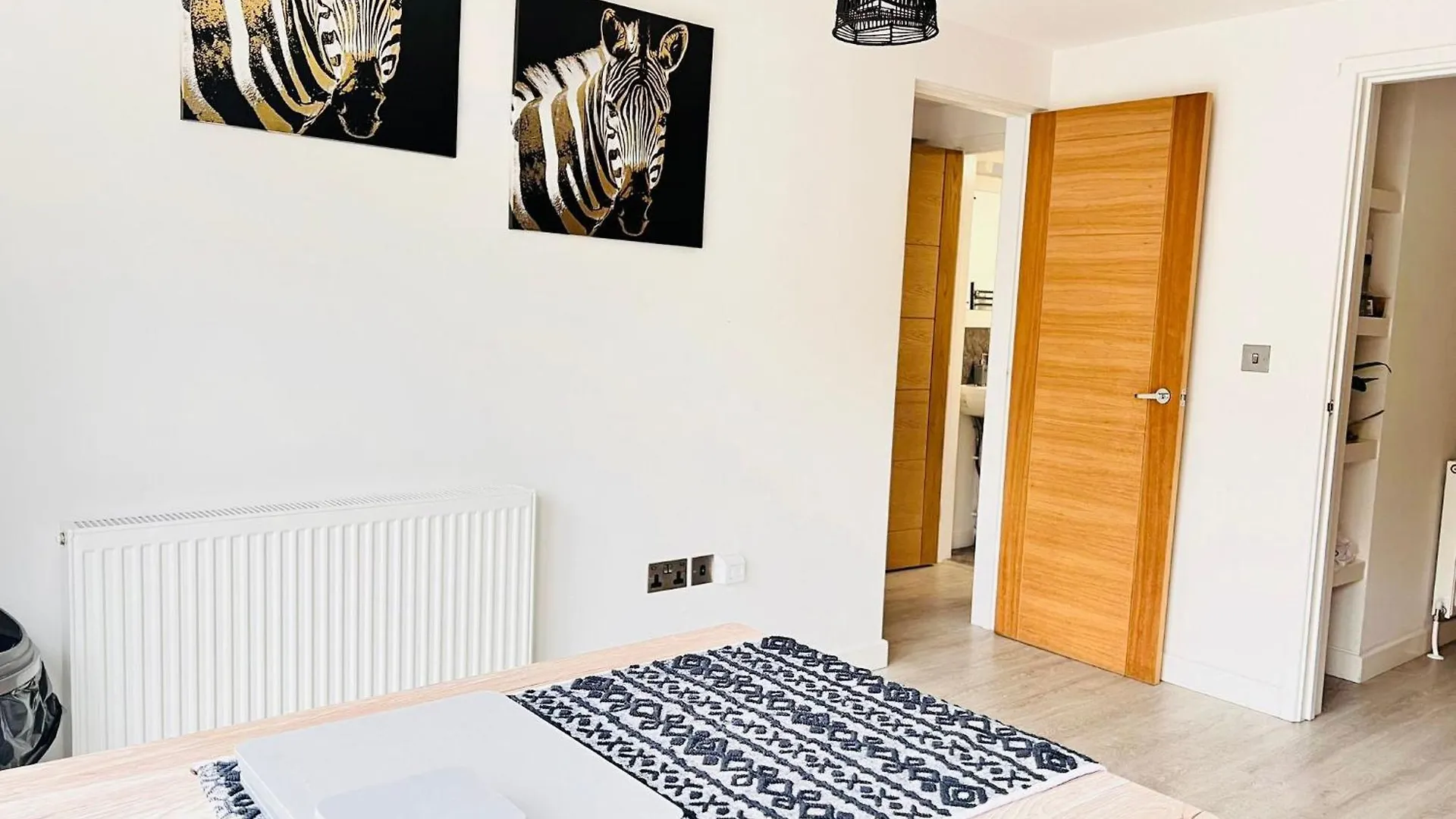 Brand New 2 Bedroom Apartment With Wi-Fi Sleeps 4 - Tanzanite Cambridge  Cambridge (Cambridgeshire)