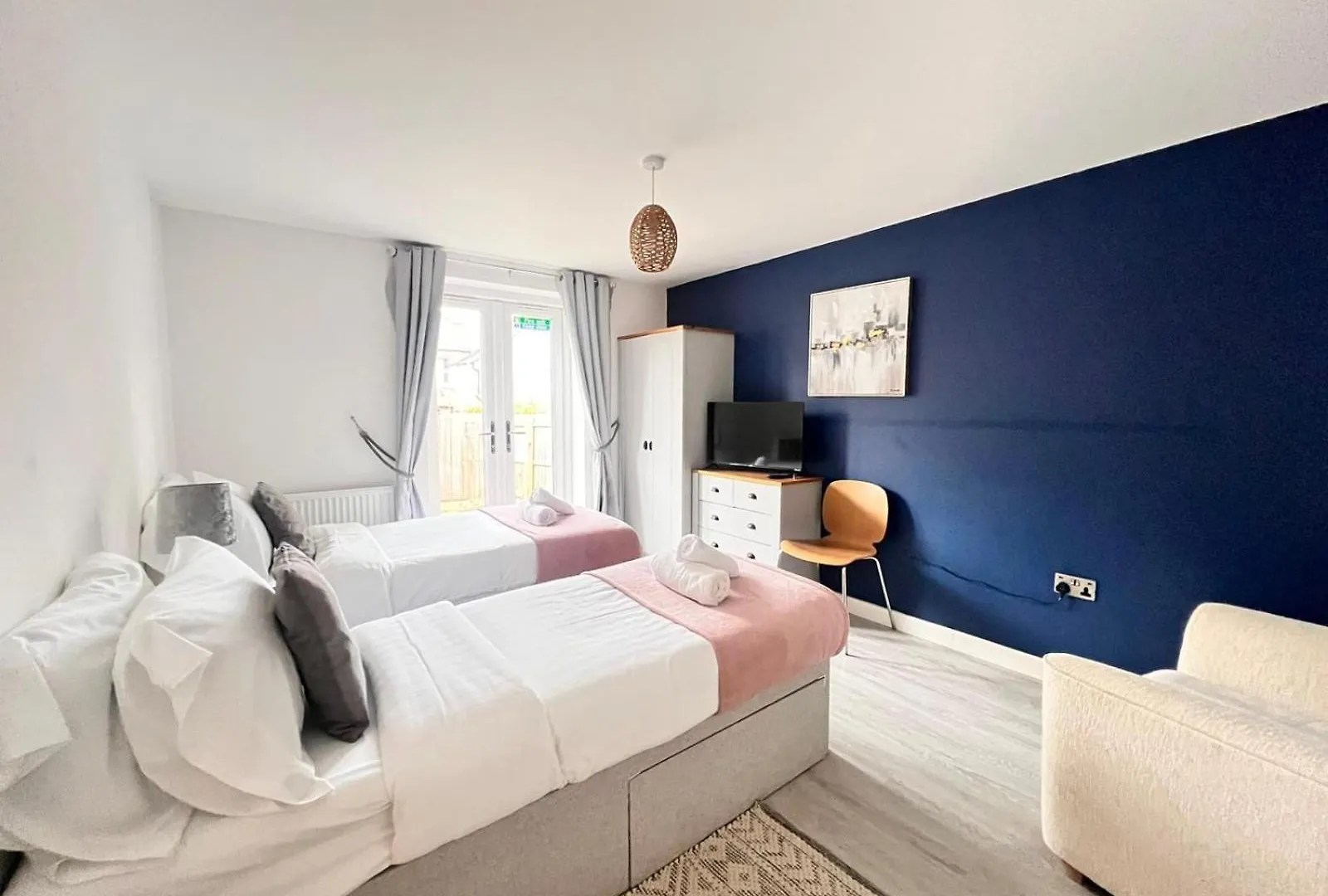 Brand New 2 Bedroom Apartment With Wi-Fi Sleeps 4 - Tanzanite Cambridge  United Kingdom
