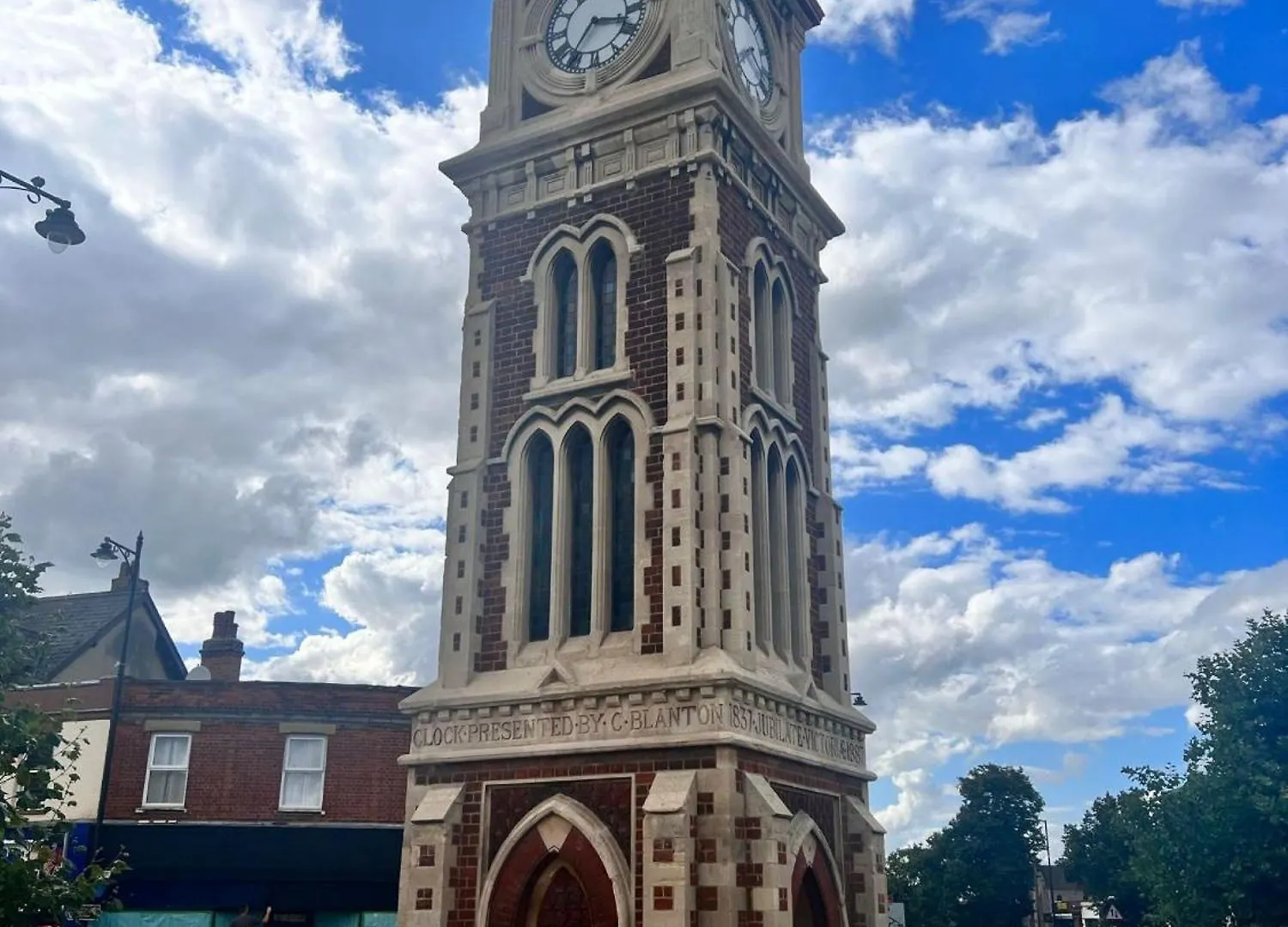 Brand New 2 Bedroom Apartment With Wi-Fi Sleeps 4 - Tanzanite Cambridge